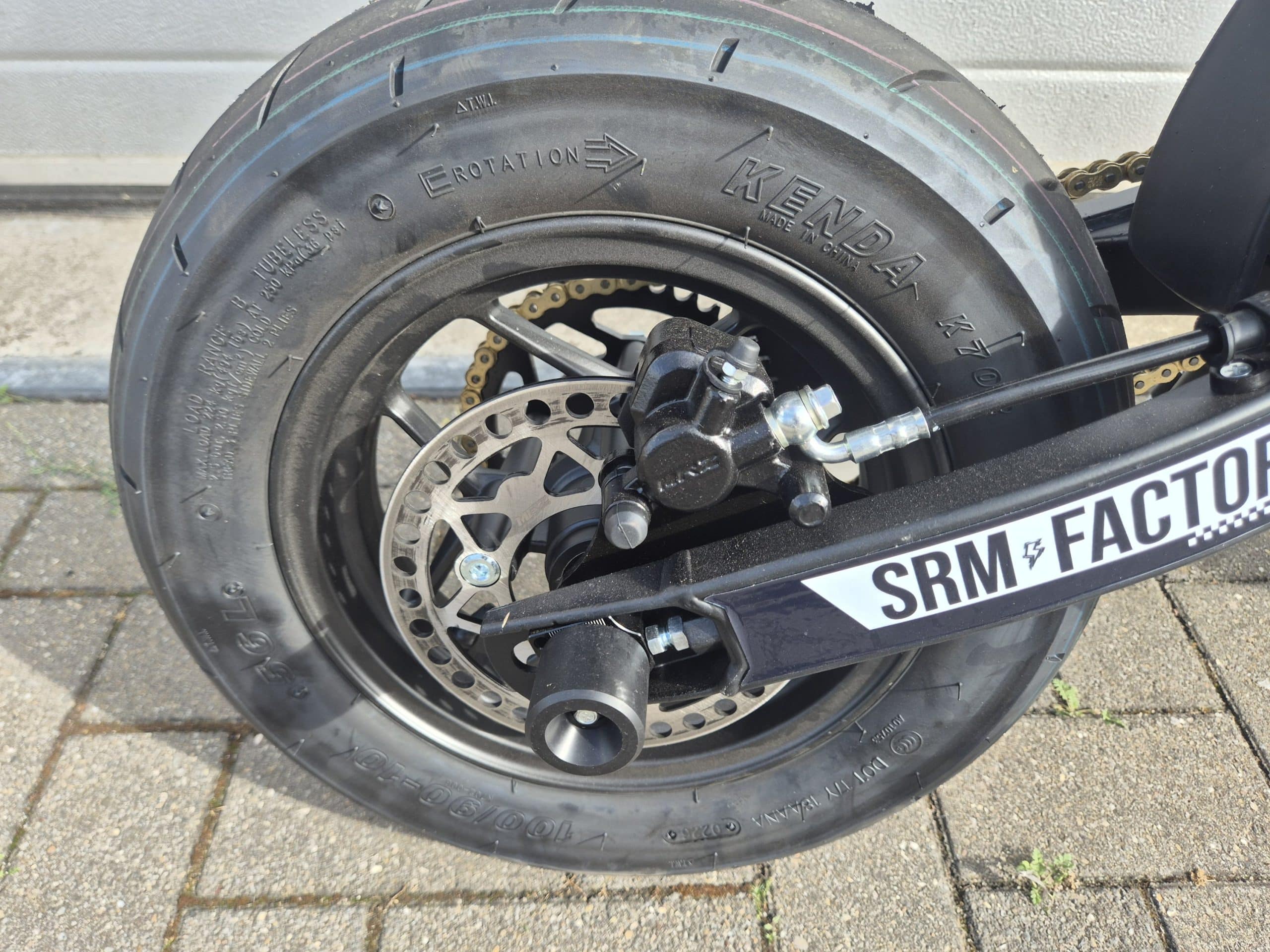 YRD BASE 110 – Mini Supermoto / Pitbike voor Kinderen – 10 inch - Afbeelding 5